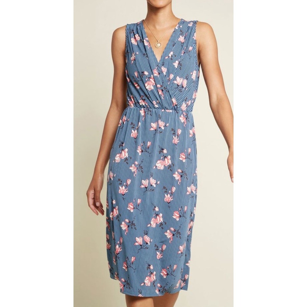 ModCloth Magnolia Flower Print Midi Dress Sz M Elastic Waist Stretchy Blue‎ Pink